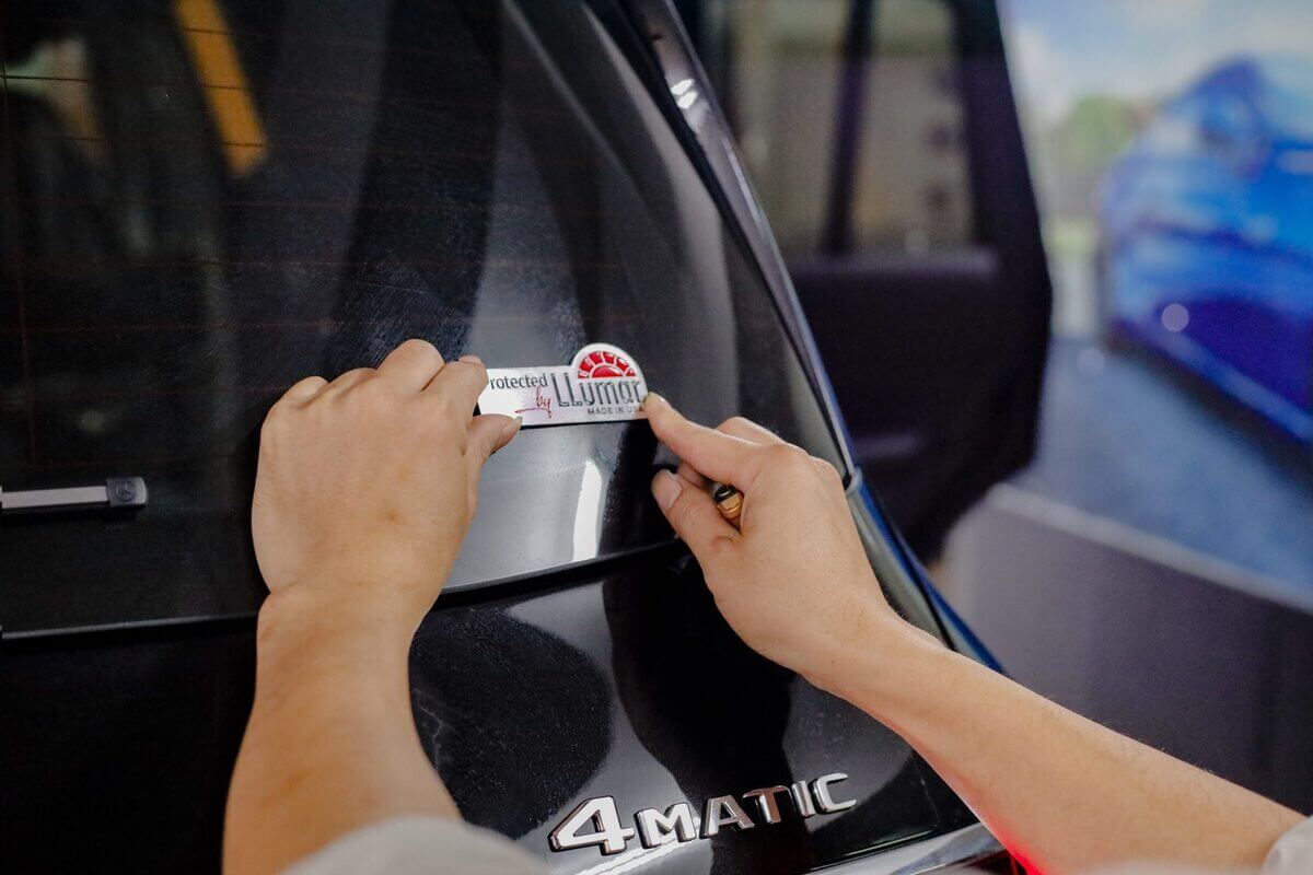 cach dan phim cach nhiet cho o to