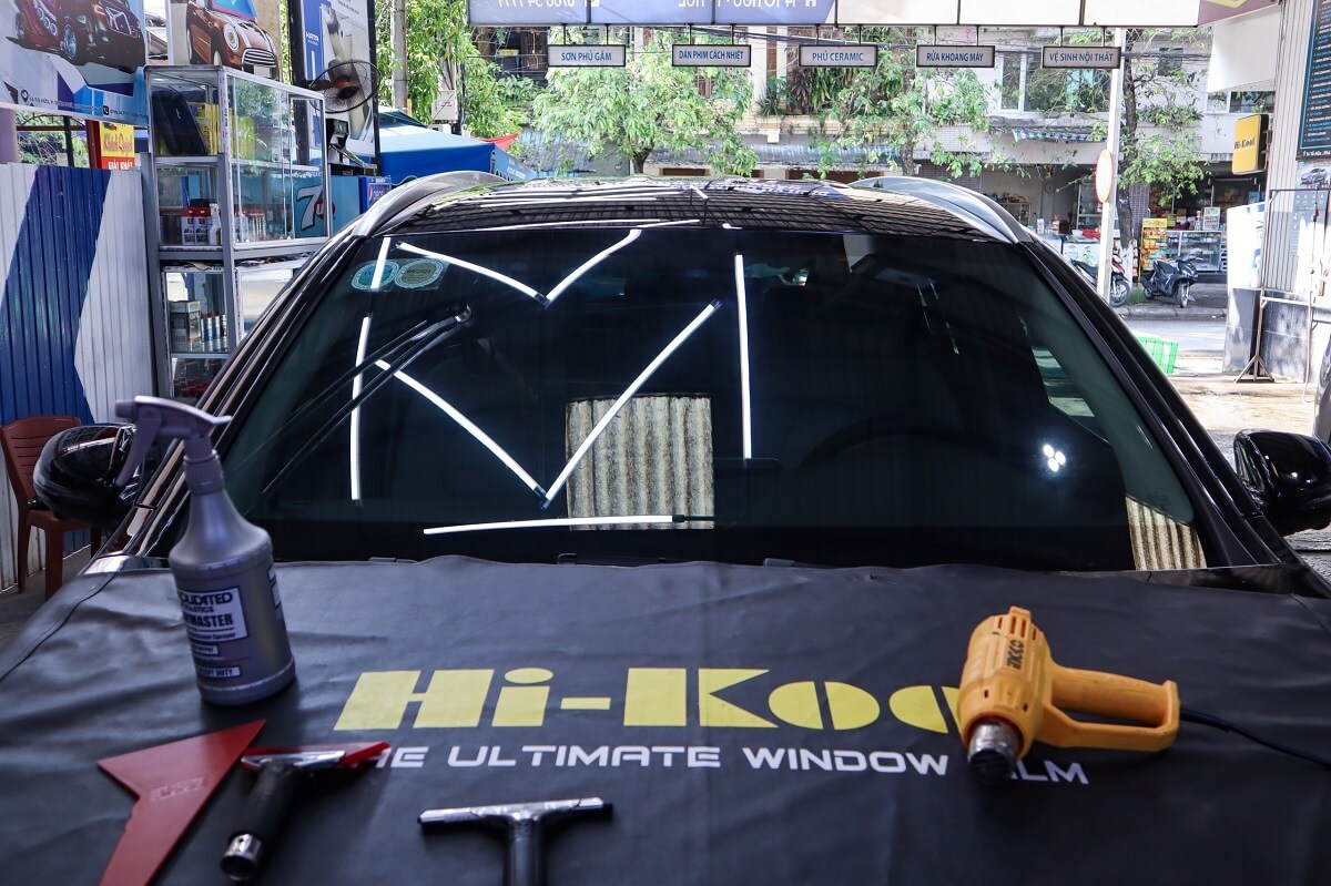 cach dan phim cach nhiet cho o to