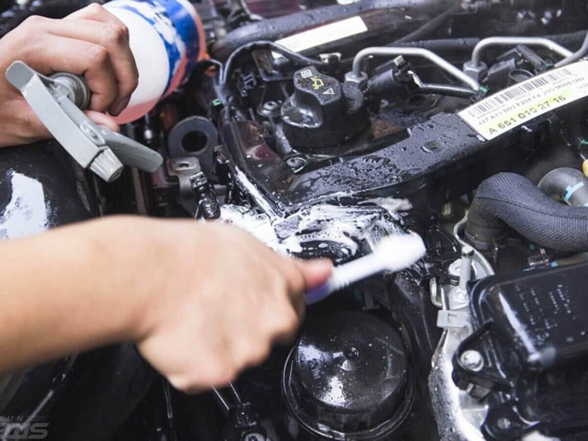 cach rua khoang may o to