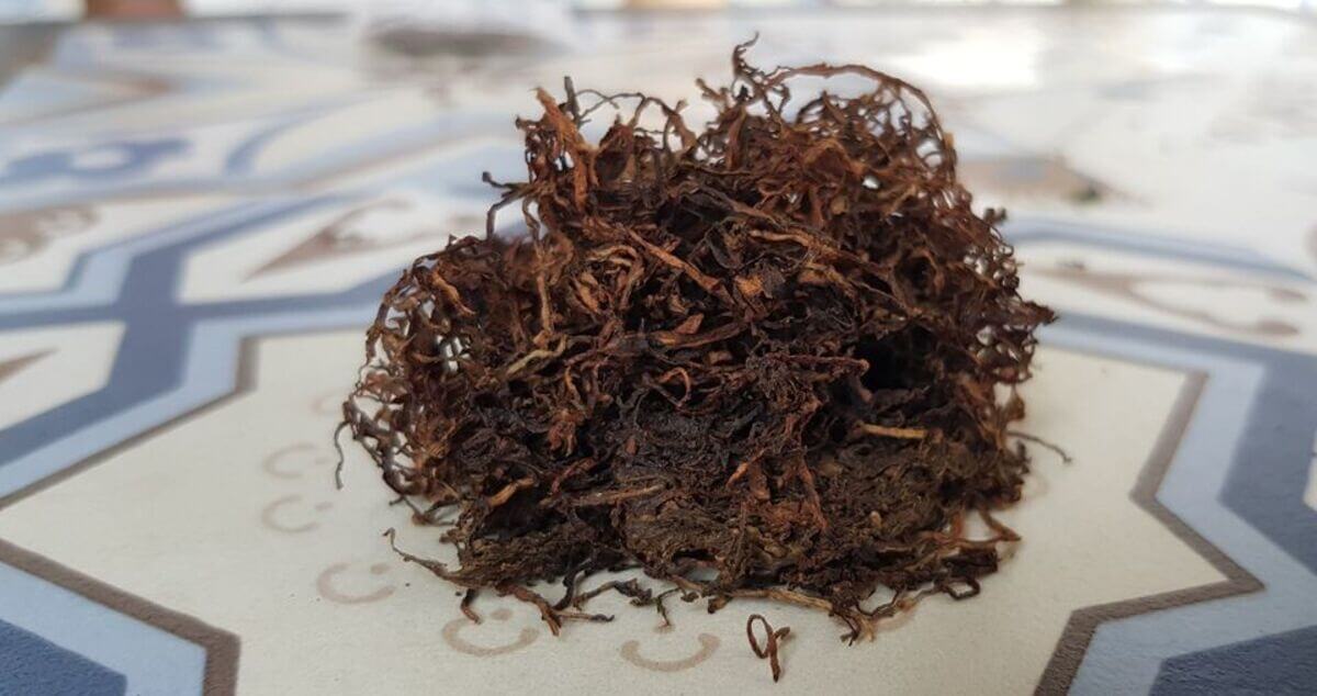 chong bam nuoc mua cho kinh xe