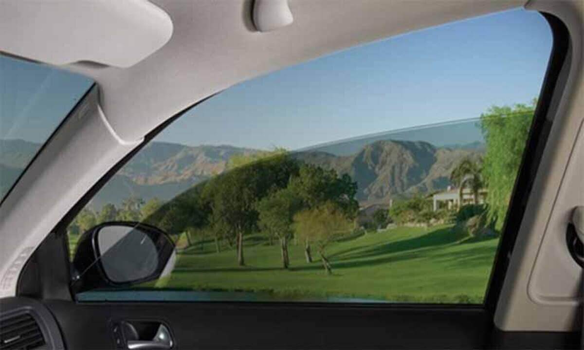 chong bam nuoc mua cho kinh xe