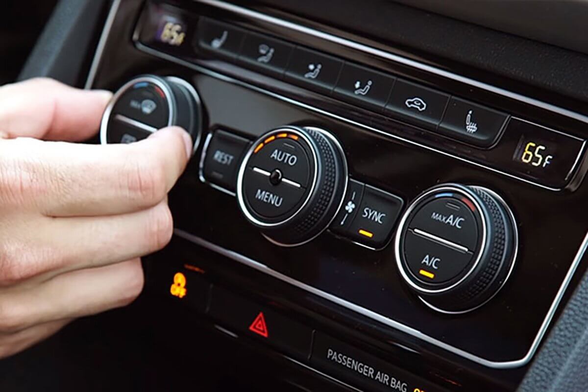 chong bam nuoc mua cho kinh xe