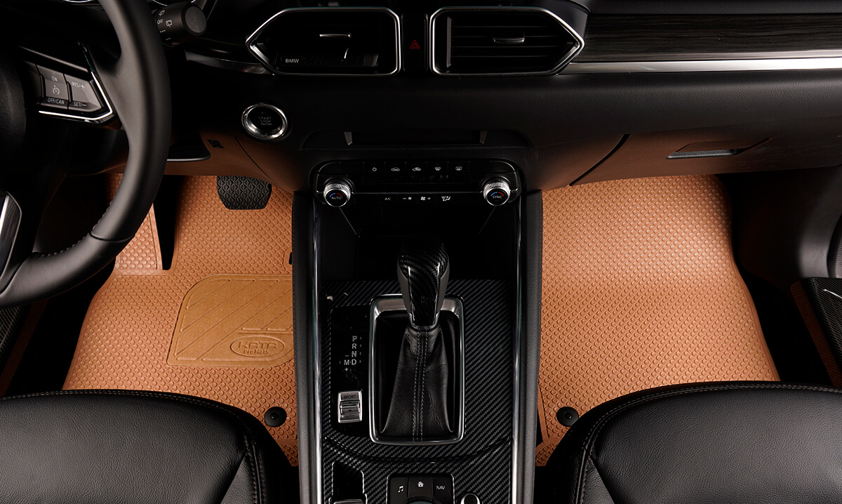 xe o to moi nen lap phu kien gi