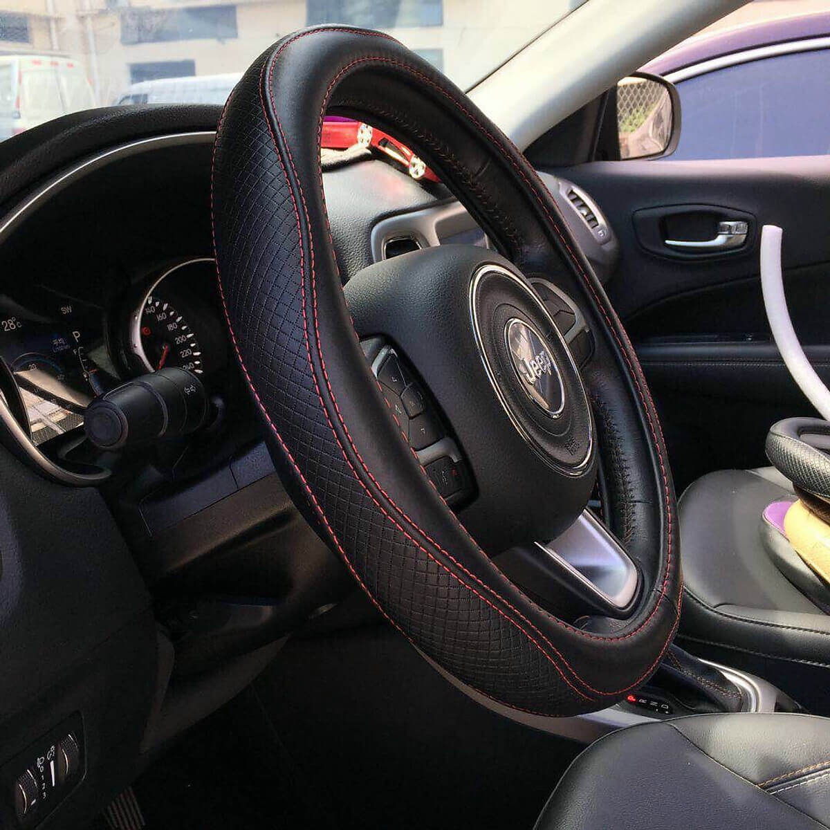 xe o to moi nen lap phu kien gi