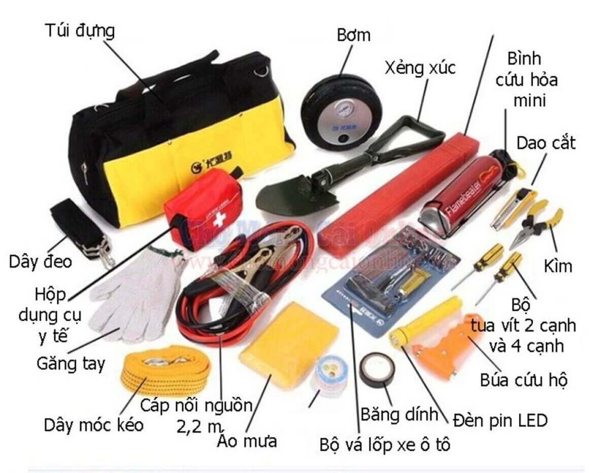 xe o to moi nen lap phu kien gi