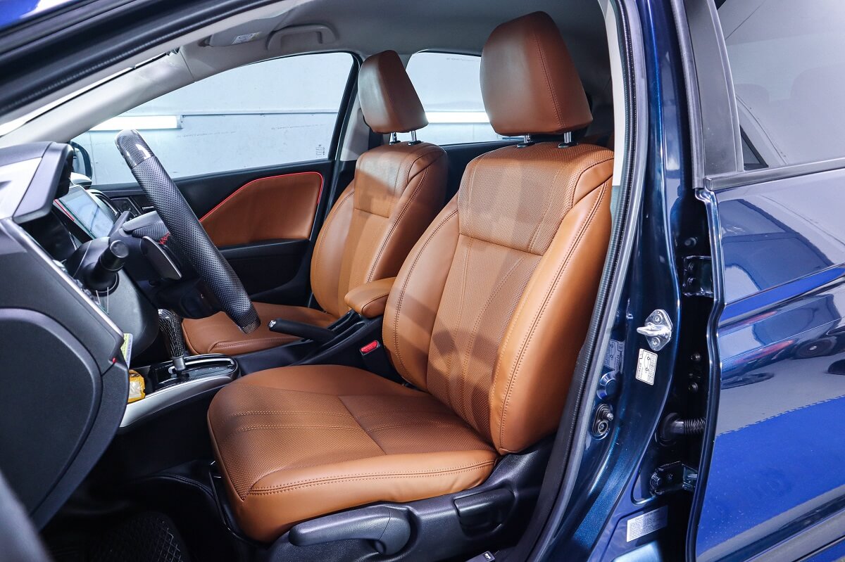 boc ghe da xe o to tai hue