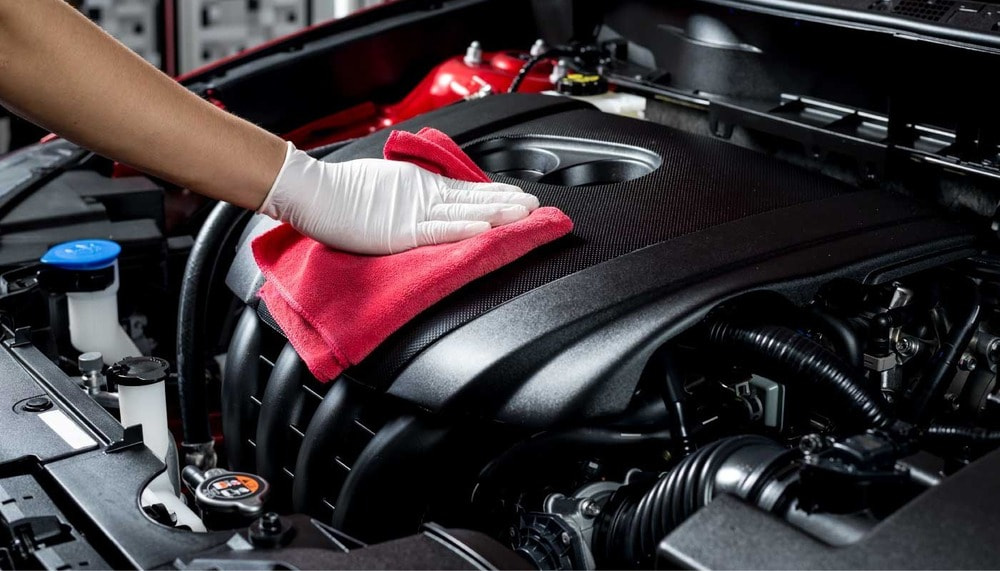 cách vệ sinh khoang máy ô tô