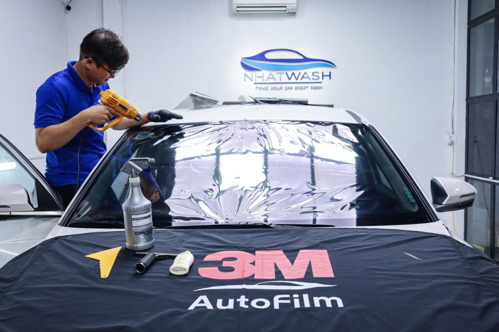 Dán Phim Cách Nhiệt 3M Cho Ô Tô – Giải Pháp Chống Nóng Hiệu Quả Và Bảo Vệ Nội Thất Xe